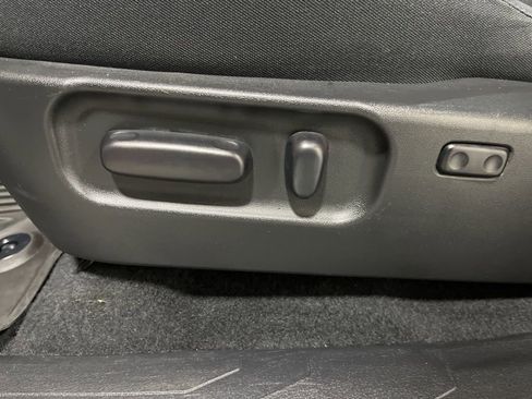 Used 2023 Toyota Tacoma TRD Off-Road w/ Technology Package image 15