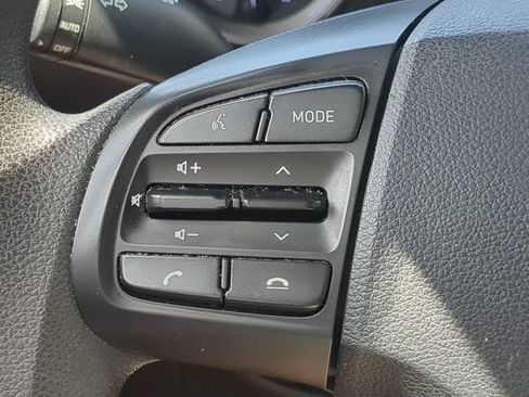 Used 2021 Hyundai Venue SE FWD image 21