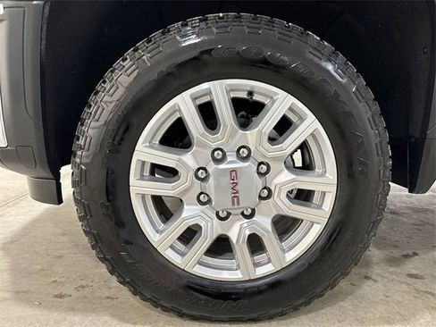 Used 2024 GMC Sierra 2500 SLT w/ SLT Convenience Package image 33