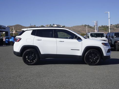 Certified 2026 Jeep Compass Latitude AWD/4WD image 3