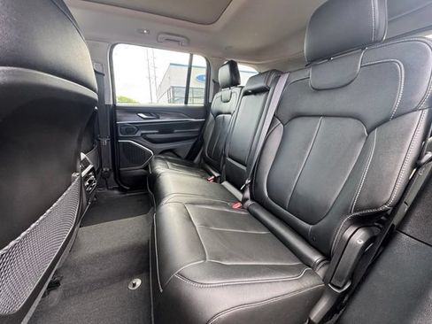 Used 2023 Jeep Grand Cherokee 4WD 4xe image 12