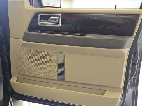 Used 2015 Lincoln Navigator L 4WD w/ Equipment Group 101A Reserve image 5
