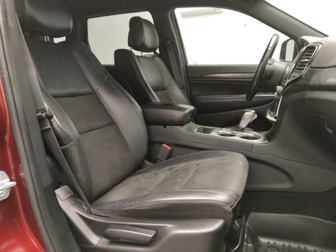 Used 2019 Jeep Grand Cherokee Laredo w/ Laredo X Package image 21