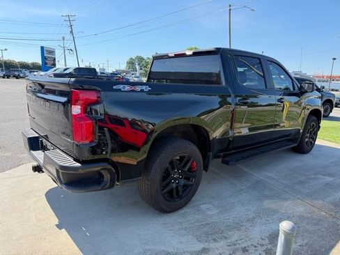 Used 2022 Chevrolet Silverado 1500 RST w/ Redline Edition AWD/4WD image 12