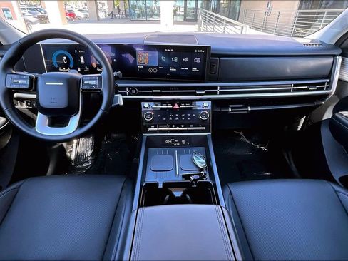 Certified 2025 Hyundai Santa Fe SEL image 11