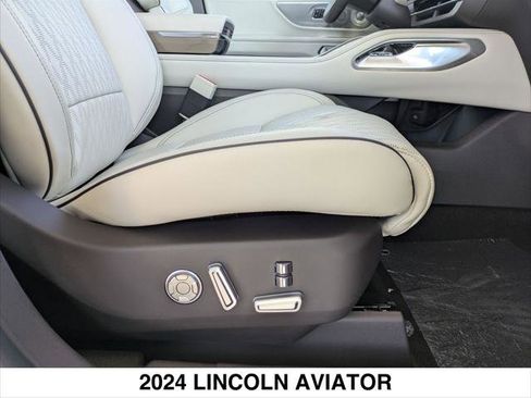 Used 2024 Lincoln Aviator Reserve w/ Equipment Group 201A image 27