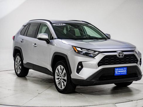 Used 2022 Toyota RAV4 XLE Premium AWD/4WD image 15
