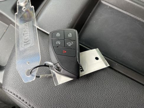 Used 2025 Chevrolet Silverado 1500 LT image 42