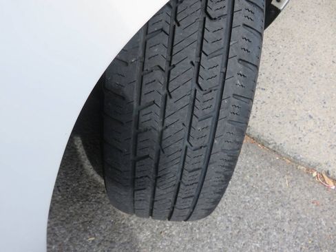 Used 2012 Jeep Liberty Limited AWD/4WD image 29