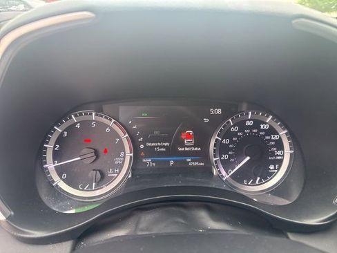 Used 2023 Toyota Highlander XLE FWD image 11