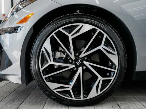 Used 2024 Hyundai Ioniq 6 Limited image 9