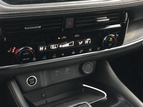 Used 2023 Nissan Rogue Platinum w/ Platinum Premium Package image 23