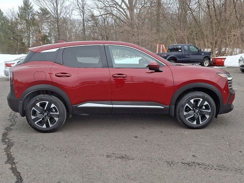 Certified 2025 Nissan Kicks SV image 7