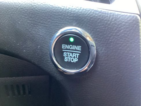 Used 2021 Ford Edge SE image 55