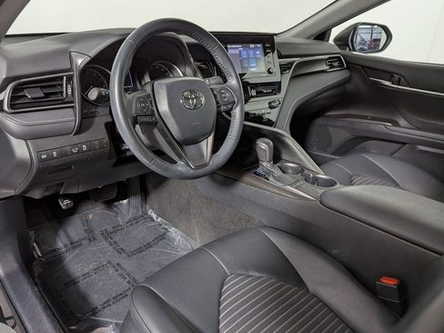 Used 2023 Toyota Camry SE image 12