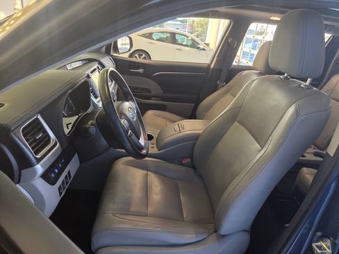 Used 2015 Toyota Highlander Limited Platinum AWD/4WD image 15