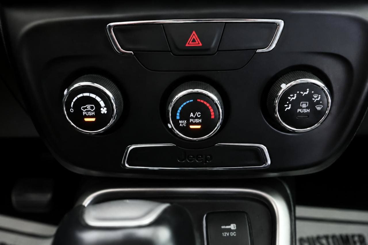 Used 2018 Jeep Compass Latitude FWD image 34