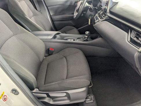Used 2019 Toyota C-HR LE FWD image 27