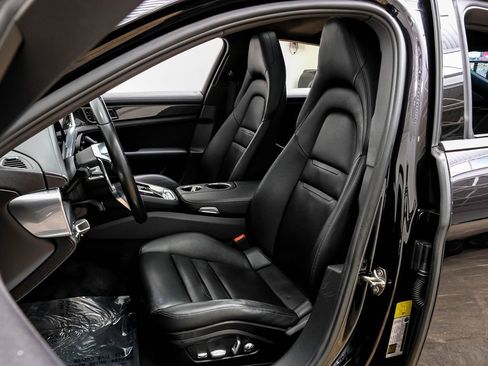 Used 2017 Porsche Panamera 4 image 29