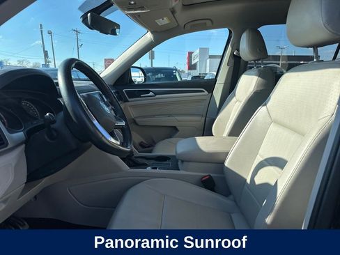 Used 2021 Volkswagen Atlas SE w/ Panoramic Sunroof Package image 11
