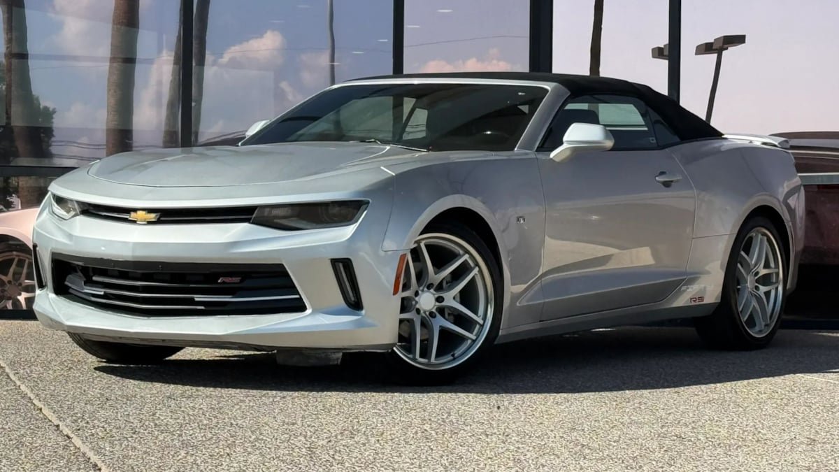 Used 2017 Chevrolet Camaro LT w/ RS Package RWD image 3