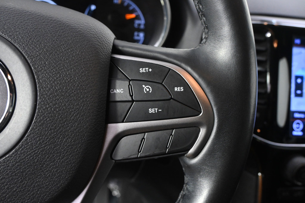 Used 2020 Jeep Grand Cherokee Altitude AWD/4WD image 34