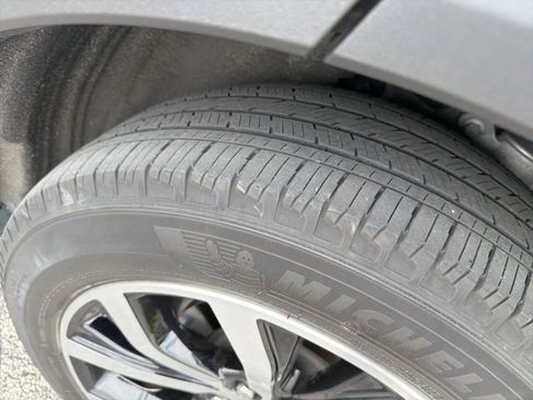 Used 2023 Ford Explorer ST-Line w/ Class IV Trailer Tow Package RWD image 10