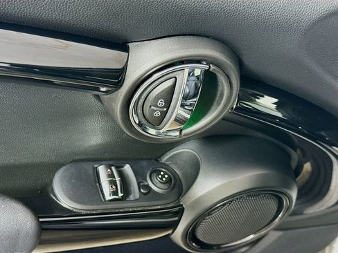 Used 2019 MINI Cooper S w/ Signature Upholstery Package image 21