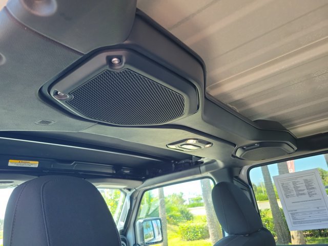 Used 2020 Jeep Wrangler Unlimited Sport S AWD/4WD image 15