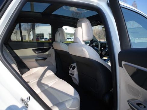 Used 2026 Mercedes-Benz GLC 300 image 27