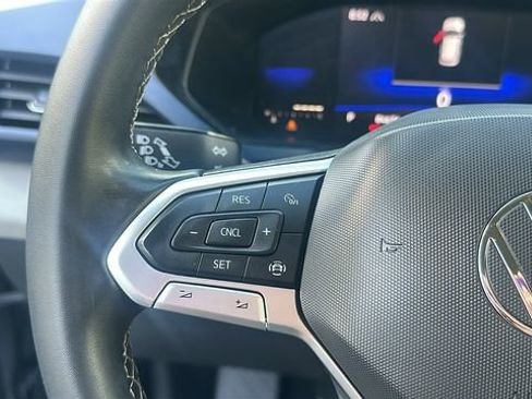 Used 2022 Volkswagen Taos SE AWD/4WD image 16