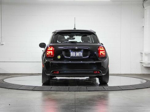 Certified 2024 MINI Cooper SE image 5