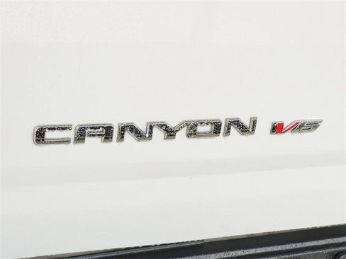 Used 2020 GMC Canyon SLE w/ SLE Convenience Package image 7