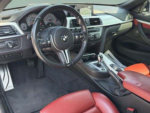 Used 2017 BMW M4 Convertible RWD image 16