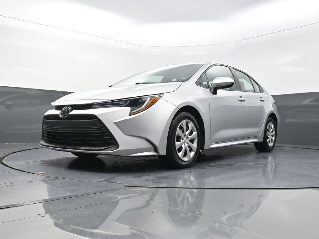 Used 2024 Toyota Corolla LE FWD image 33