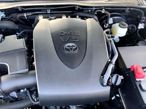 Used 2023 Toyota Tacoma SR5 AWD/4WD image 30
