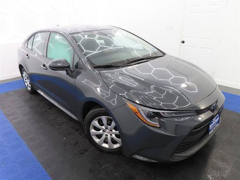 Used 2025 Toyota Corolla LE FWD image 5