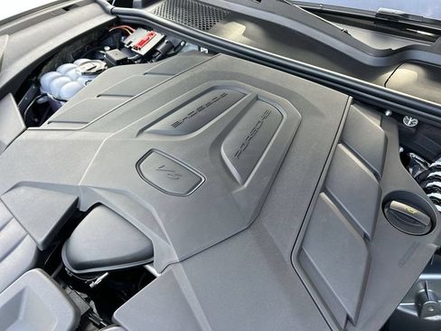 Certified 2026 Porsche Cayenne AWD/4WD image 22