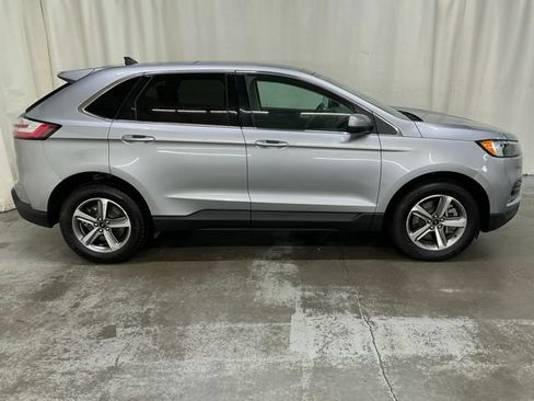 Used 2024 Ford Edge SEL w/ Convenience Package AWD/4WD image 2