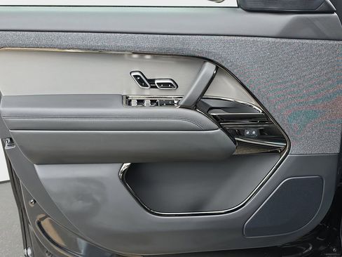 New 2026 Land Rover Range Rover Sport SE AWD/4WD image 28