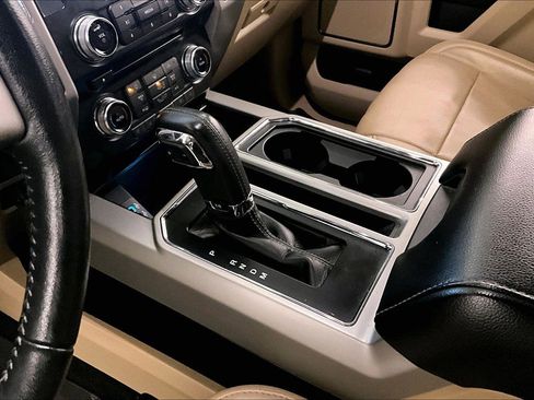 Used 2017 Ford F150 Lariat w/ Equipment Group 502A Luxury image 17