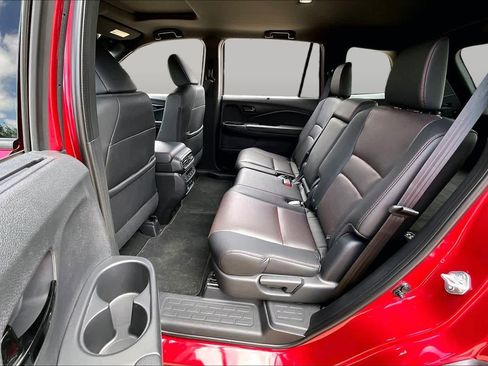Used 2025 Honda Passport Black Edition image 20