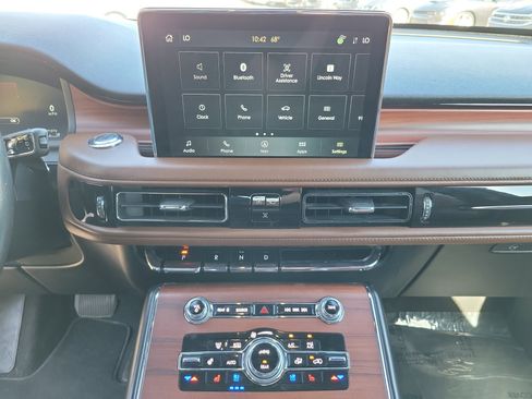 Used 2022 Lincoln Aviator Reserve w/ Equipment Group 201A image 10