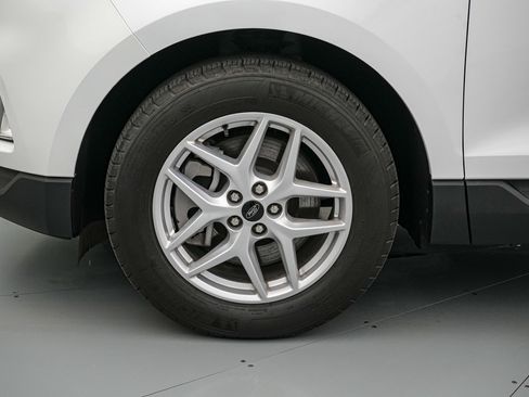 Certified 2024 Ford Edge SEL w/ Convenience Package AWD/4WD image 11