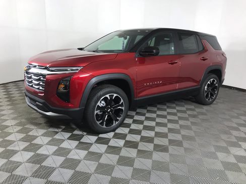 New 2026 Chevrolet Equinox LT w/ Convenience Package II image 3