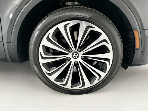 Certified 2021 Bentley Bentayga AWD/4WD image 31