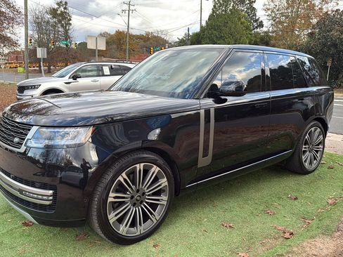 Used 2024 Land Rover Range Rover SE image 4
