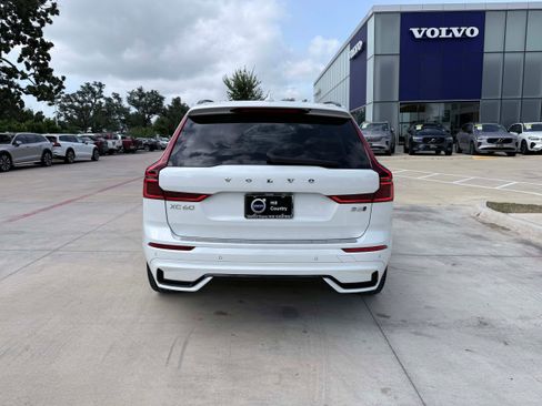 Certified 2026 Volvo XC60 B5 Ultra AWD/4WD image 5