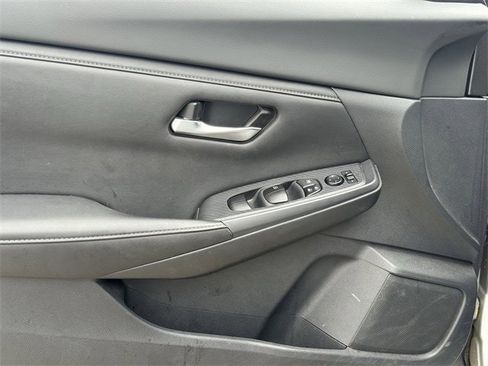 Used 2022 Nissan Sentra SV image 24