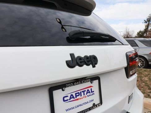 Used 2020 Jeep Grand Cherokee Altitude image 25